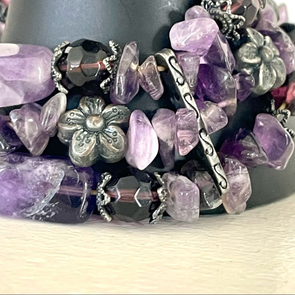 Purple beaded stretchy bracelet - Picture 6 of 9